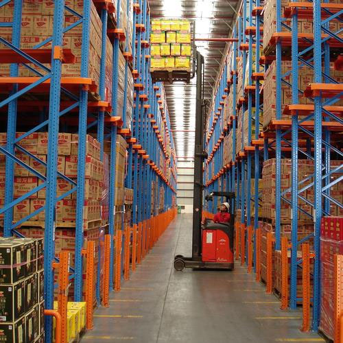 大型倉儲(chǔ)貨架