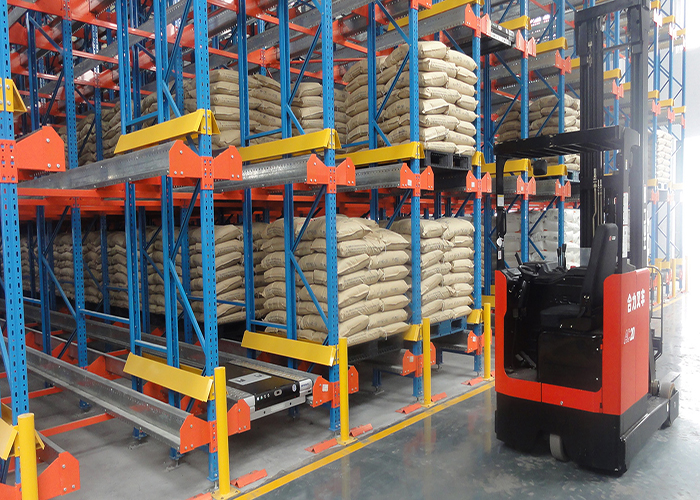 惠州穿梭貨架定制廠家應(yīng)該怎么選擇?