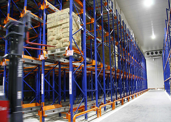 廣州四向穿梭車貨架廠家定做費(fèi)用以及流程怎么樣